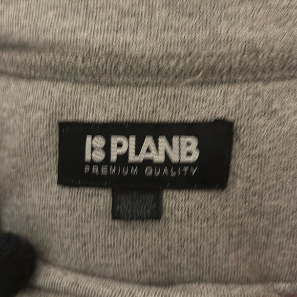 Plan B crew neck W/ kangaroo pouch - Picture 4 of 5